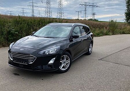 Ford Focus 1,0 EcoBoost 74kW Cool & Connect Turni...