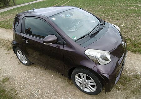 Toyota iQ + 1,33-l-Dual-VVT-i +