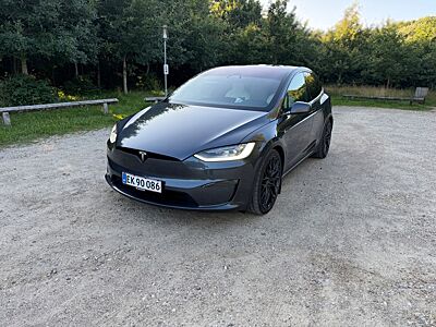 Tesla Model X PLAID