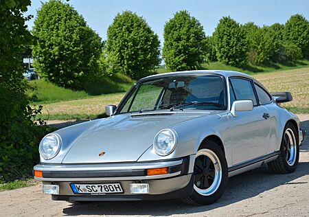 Porsche 911 Urmodell 911 SC 3.0 Coupé Schiebedach EZ 1980