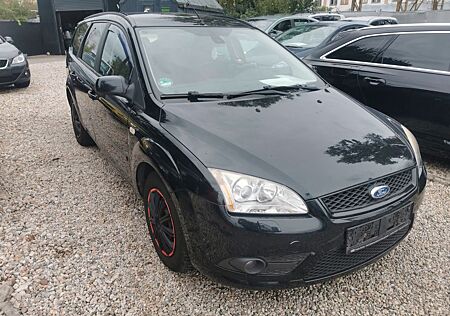 Ford Focus 1,6*Xenon*Tempomat*Sportpaket*Tüv-04.2025