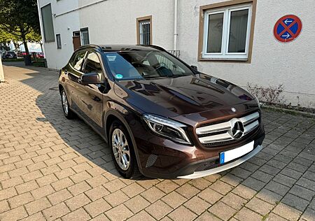 Mercedes-Benz GLA 220 gebraucht kaufen Mercedes-Benz GLA 220 CDI 4MATIC 59.000KM PARKASSIST SHZ TEMPOMT LEDER