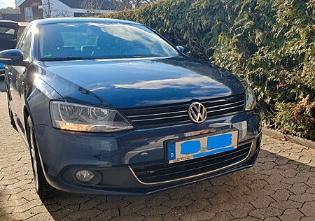VW Jetta Volkswagen 1.4 TSI LIFE 90kW 60.000km BJ.2014 Navi