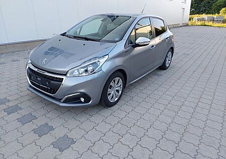 Peugeot 208 Signature/Klima/SHZ/PDC/1.Hand/Scheckheft