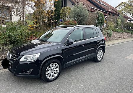 VW Tiguan Volkswagen 2.0 TDI DSG 4MOT BMot Tech Sport & St...