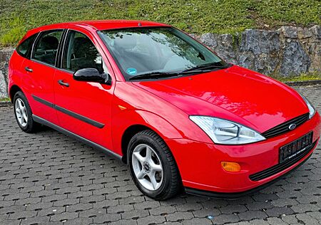 Ford Focus *44000KM*TÜV-REIFEN-KUPPLUNG-NEU!!!KLIMA