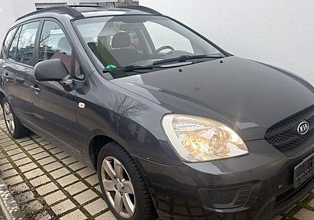 Kia Carens LX--7-SITZER