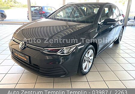 VW Golf Volkswagen VIII Lim. Life-NAVI-LED-WINTERRÄDER-TÜV NEU