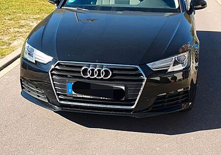 Audi A4 2.0 TDI Avant AHK/8fach bereift/ Scheckheft