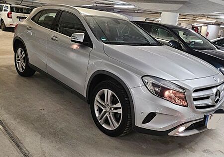 Mercedes-Benz GLA 220 CDI 4MATIC