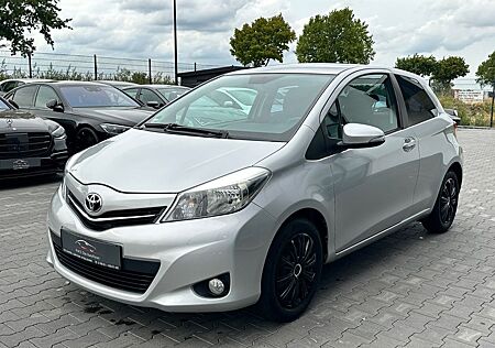 Toyota Yaris Life Klima Navi PDC Kamera