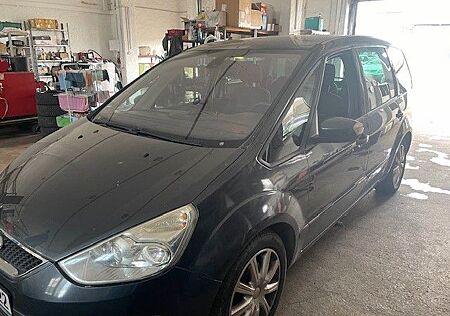 Ford Galaxy 2,0 TDCi 103kW DPF Ambiente Ambiente