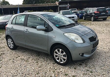 Toyota Yaris Team KLIMA PDC TÜV