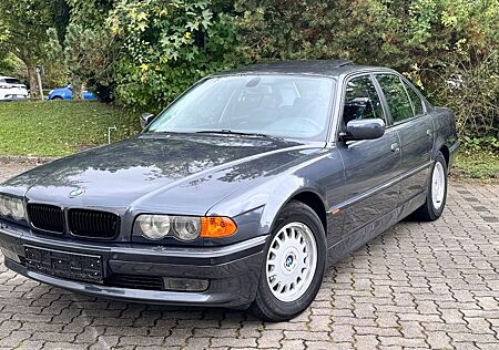 BMW 728i A - Individual - TOP Zustand E38