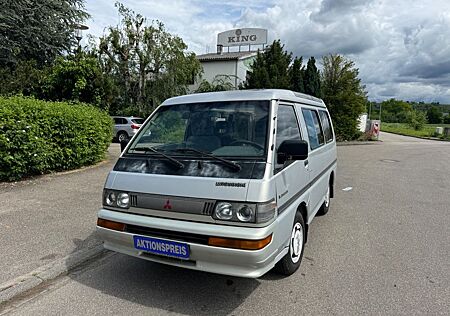 Mitsubishi L300 2.4 Luxus Bus CRYSTAL LITE ROOF