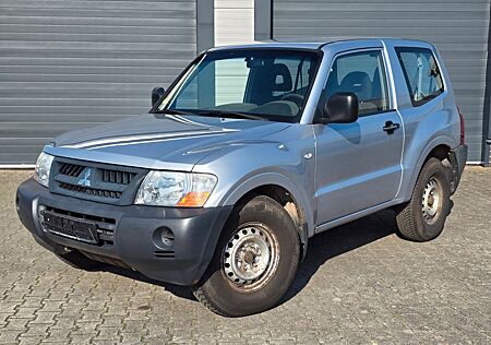 Mitsubishi Pajero 3.2 DI-D Classic Klima