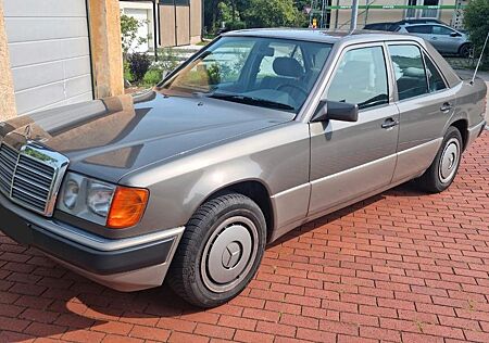 Mercedes-Benz 200 200E H-Zulassung
