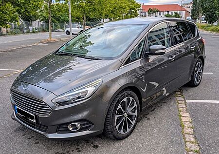 Ford S-Max 2,0 TDCi 132kW 4x4 Titanium PowerShift...