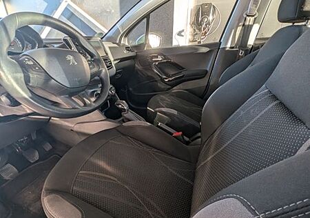Peugeot 208 1.2 Active 82 VTi Active