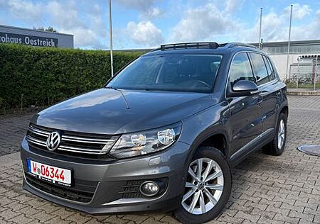 VW Tiguan Volkswagen Sport & Style BMT PDC SHZ PANO