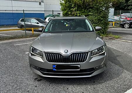 Skoda Superb 2.0 TDI DSG Style Combi Style