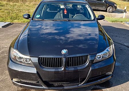 BMW 318i E90