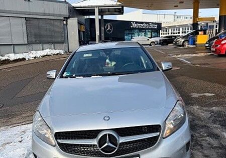 Mercedes-Benz A 180 -