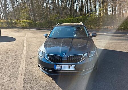 Skoda Octavia 1.5 Style *Combi *DSG*LED*SHZ*1.Hand*