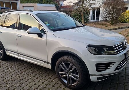 VW Touareg Volkswagen 3.0 V6 TDI SCR Tiptronic - Super Zustand