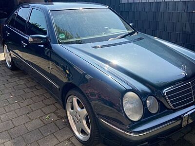 Mercedes-Benz E 240 Classic
