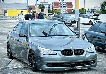 BMW 525i A -