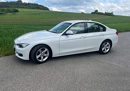 BMW 320i EfficientDynamics Ed. Modern Line Moder...