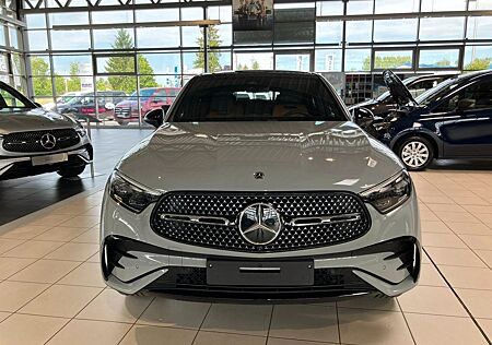 Mercedes-Benz GLC 300 e 4M AMG Premium Plus Head UP Pano 360