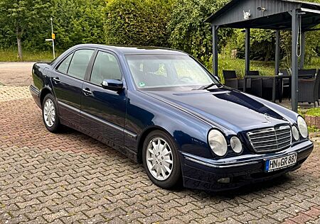 Mercedes-Benz E 200 ELEGANCE Elegance
