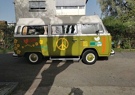 VW T2 Volkswagen Bully Bus Typ T2b Oldtimer mit H-Kennzeichen