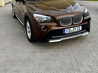 BMW X1 xDrive28i - Automatik - LPG - Pano - 258 PS