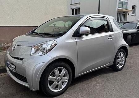 Toyota iQ 1,0-l-VVT-i Multidrive -