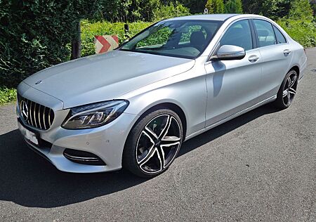 Mercedes-Benz C 180 AVANTGARDE (AMG - Panamericana + Spoiler)