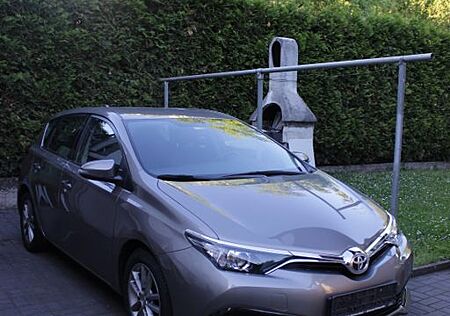 Toyota Auris aus 2. Hand
