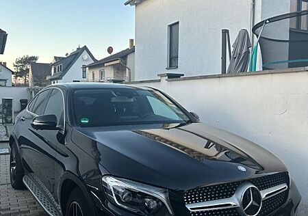 Mercedes-Benz GLC 350 gebraucht kaufen Mercedes-Benz GLC 350 d 4MATIC AMG Line Coupé Autom. AMG Line