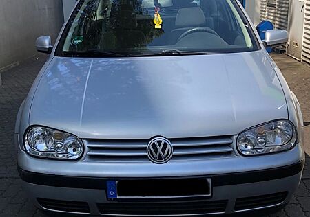 VW Golf Volkswagen 1.4 - TÜV NEU