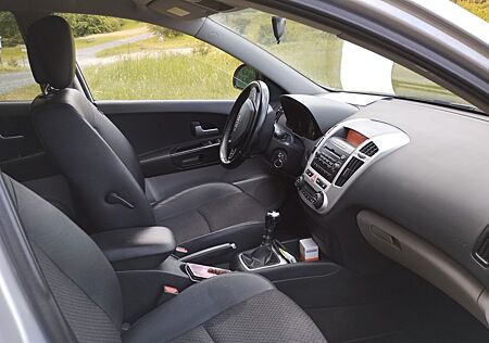 Kia Cee'd / Ceed Sporty Wagon 1.4 CVVT Spirit Spirit