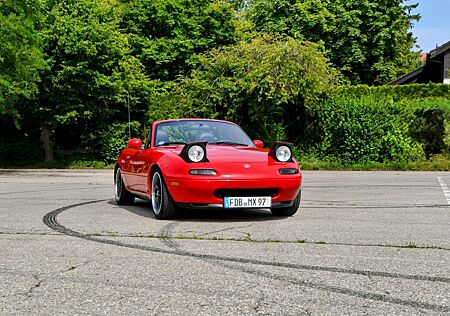 Mazda MX-5 1.6i - viele Extras