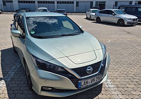 Nissan Leaf 150 PS 40KWH N-Connecta N-Connecta