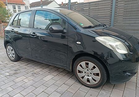Toyota Yaris 1.3 VVT-i Sol / TÜV neu