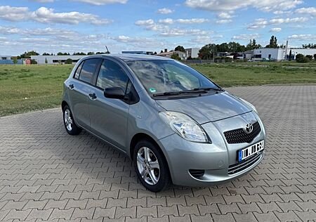 Toyota Yaris 1,0-l-VVT-i - Top Zustand
