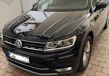 VW Tiguan Volkswagen 2.0 TSI 132kW DSG 4MOTION Highlin...