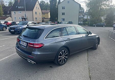 Mercedes-Benz E 300 de T 4MATIC Autom. - AHK ,Scheckheft,