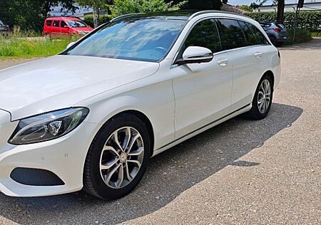 Mercedes-Benz C 220 d T AVANTGARDE-Pano-Totw-Kamera-LED-Navi