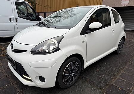 Toyota Aygo (X) Aygo (X) 1,0-l-VVT-i Cool Cool Navigation